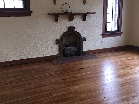 5th image of 2806 N Main St APT 3