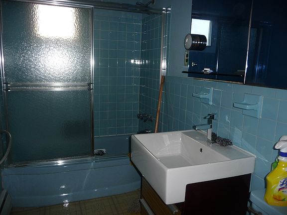 3rd image of 2548 Gerritsen Ave