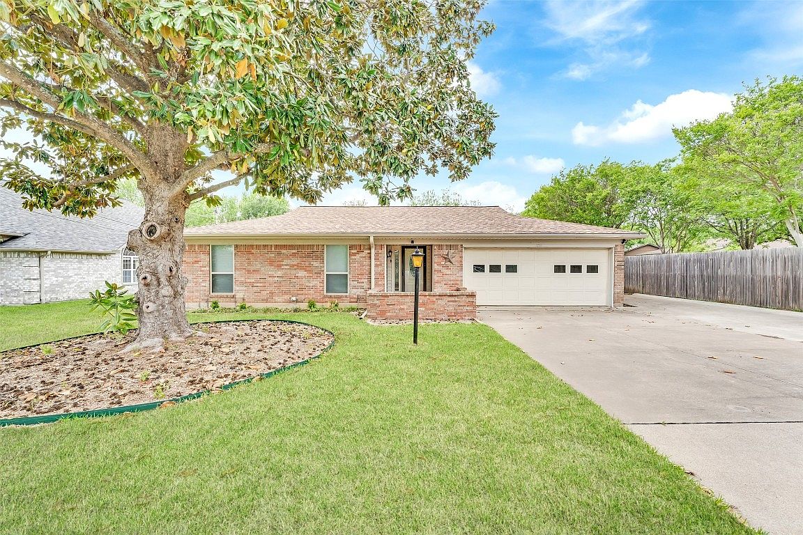 1304 Cozby St W, Benbrook, TX 76126 Zillow