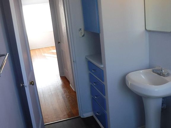 5th image of 516 Montclaire Dr NE