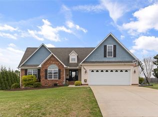 135 Goldenrod Ln, Lexington, NC 27295