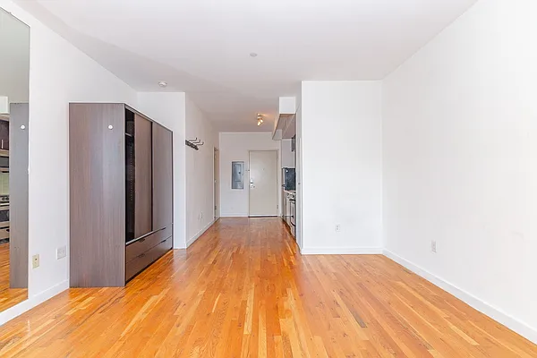 Rented by MySpaceNYC | media 28