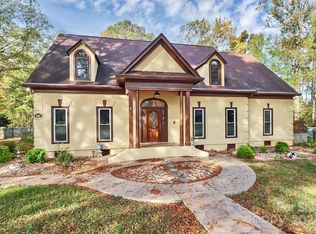 8415 Getalong Rd, Charlotte, NC 28213