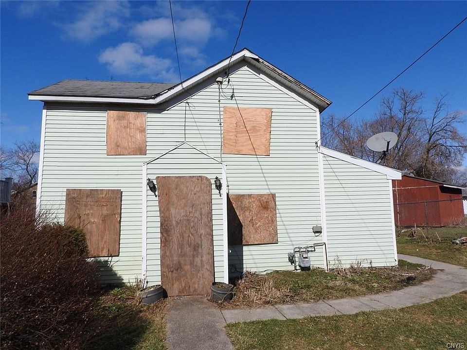 2nd image of 170 Canal St