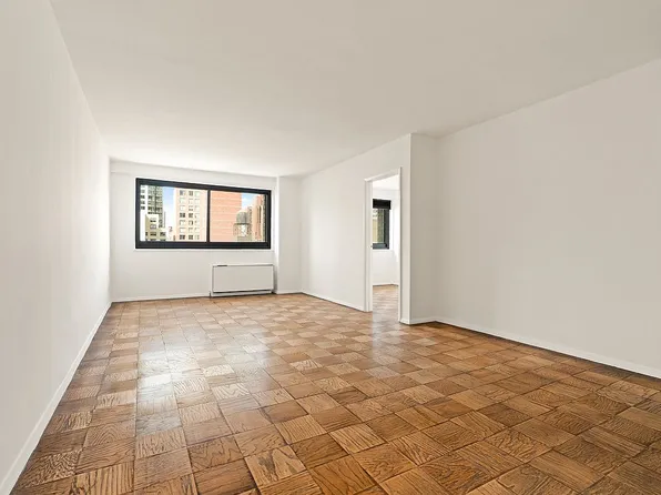 1725 York Ave APT 17G, New York, NY 10128