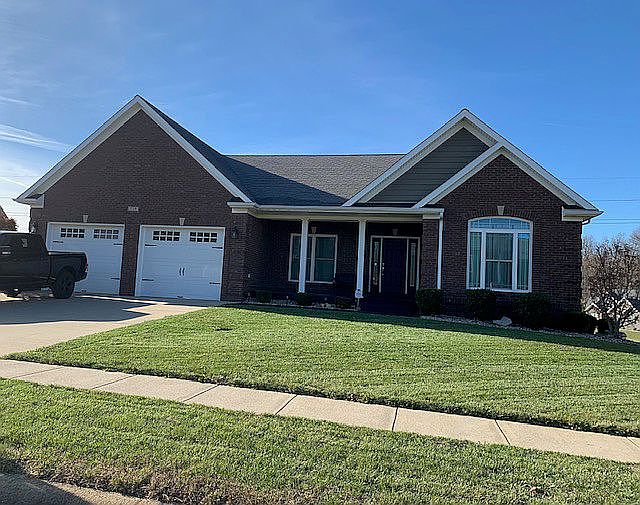 1st image of 718 Vanderbilt Dr