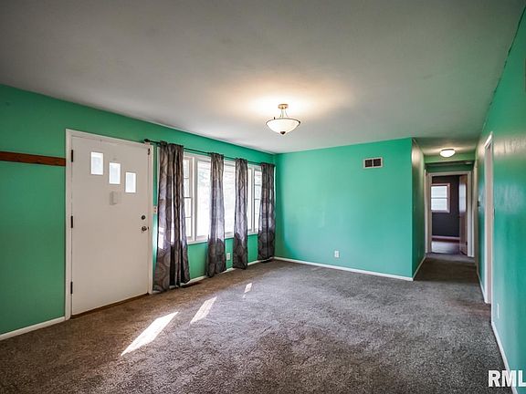 2nd image of 1225 E Maywood Ave