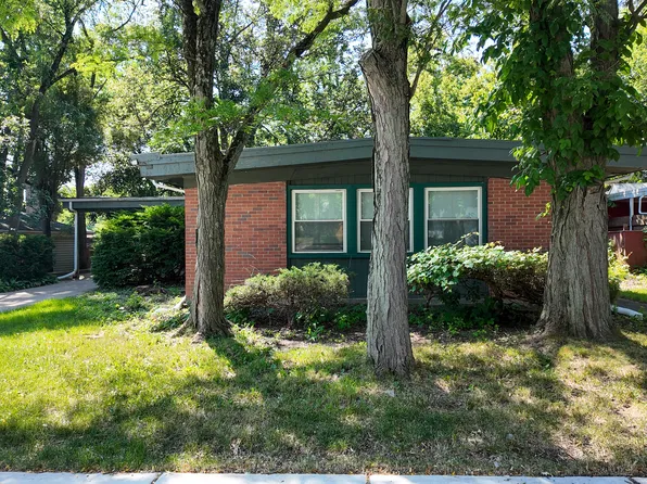 335 Oakwood St, Park Forest, IL 60466