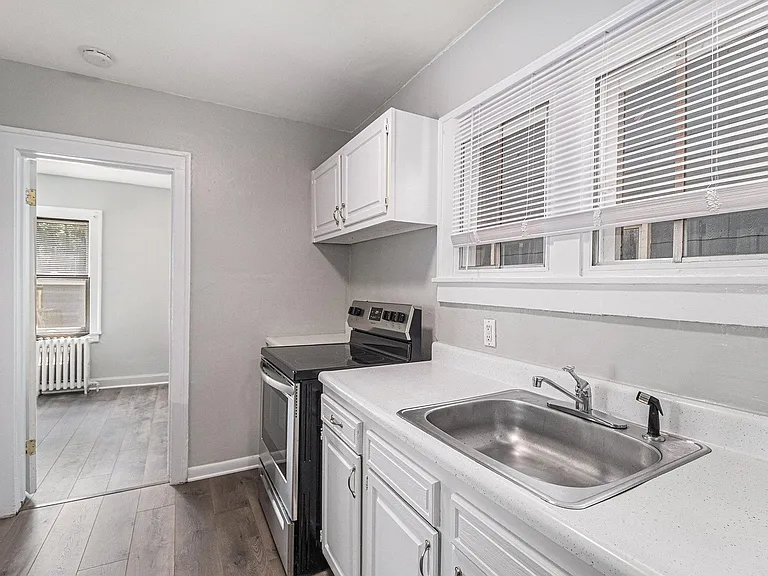 508 Parkdale Ave — Photo 8