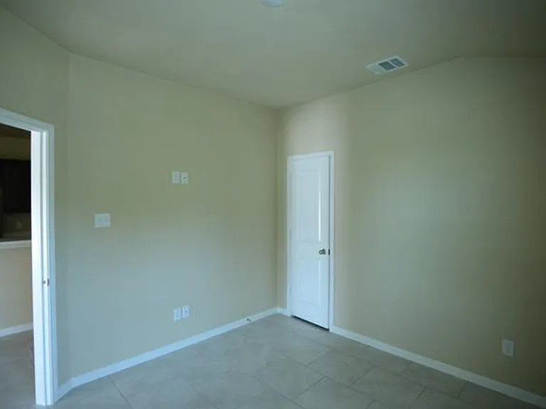 1107 Stealth Ln — Photo 6