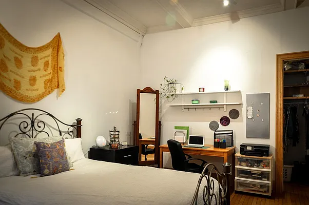 Sold by HF International Realty Ltd | media 8