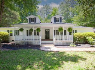 107 Coates Ln, Hodges, SC 29653