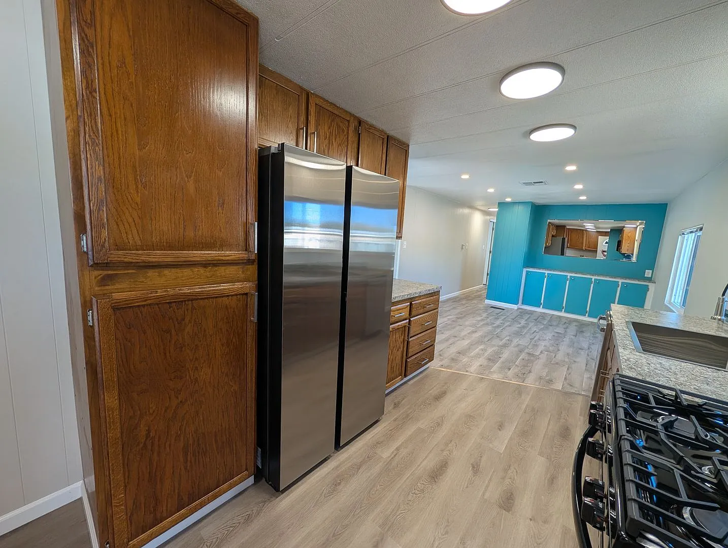 Available Now, beautifully remodeled home 3 bed 2 bath located in Sun Valley — Photo 4