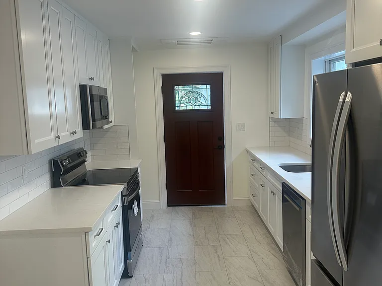 65 Cox Ave — Photo 7