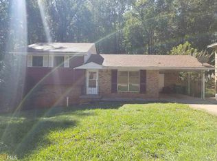911 Slash Pine Rd, Forest Park, GA 30297
