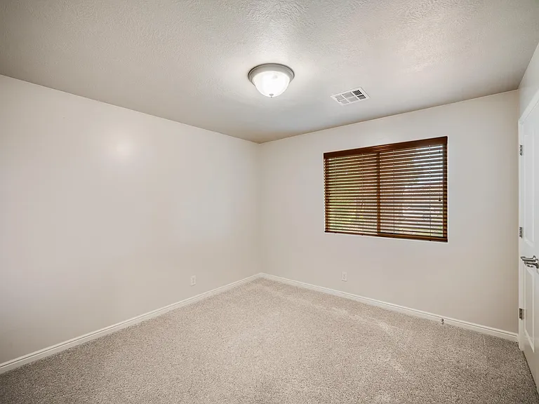 3945 S 20 E — Photo 16