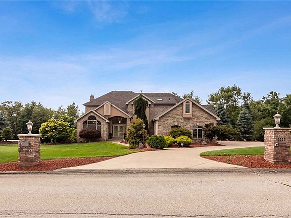 3rd image of 1002 Kings Ct