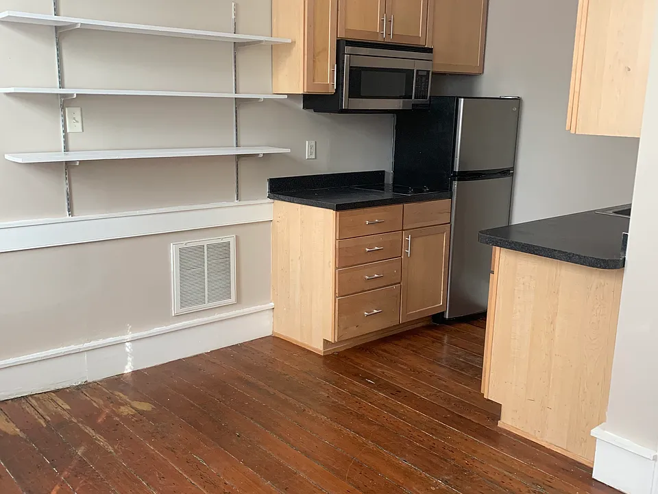 33 1/2 Cannon St #301