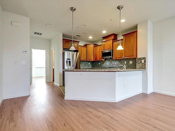 5th image of 1581 Shore Pl Unit 2