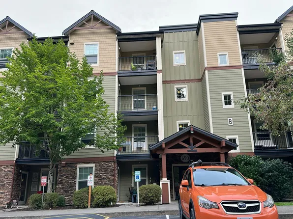 690 32nd St #B305, Bellingham, WA 98225