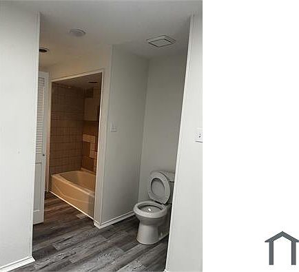 4th image of 909 Francis St