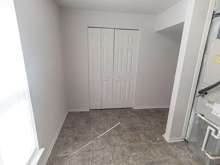 215 N West Blvd — Photo 33