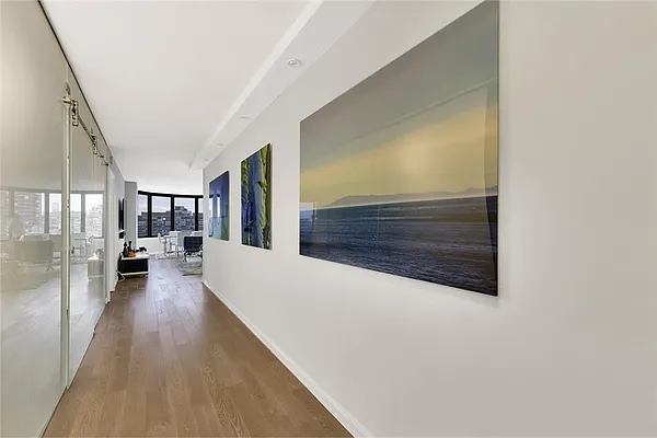 Sold by R New York | media 2
