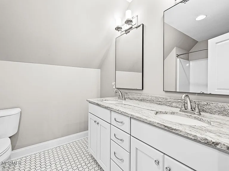 182 Lakeview Dr — Photo 47