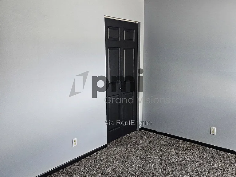 Vawter Street Apartments — Photo 34