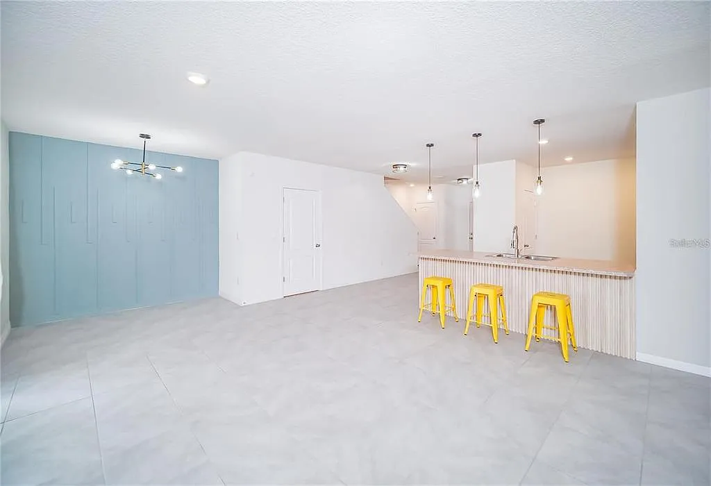 3 bed, 2.5 bath, 1530 sqft, $2,000 — Photo 4