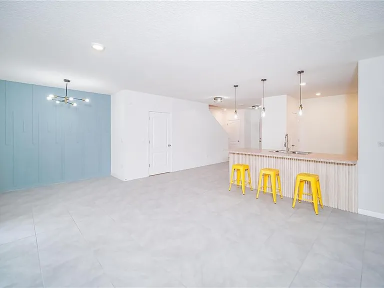 9039 Alba Ln — Photo 4