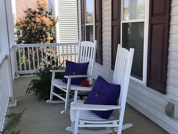 4th image of 1074 Eberton Ave