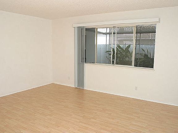 3rd image of 4825 Claire Dr