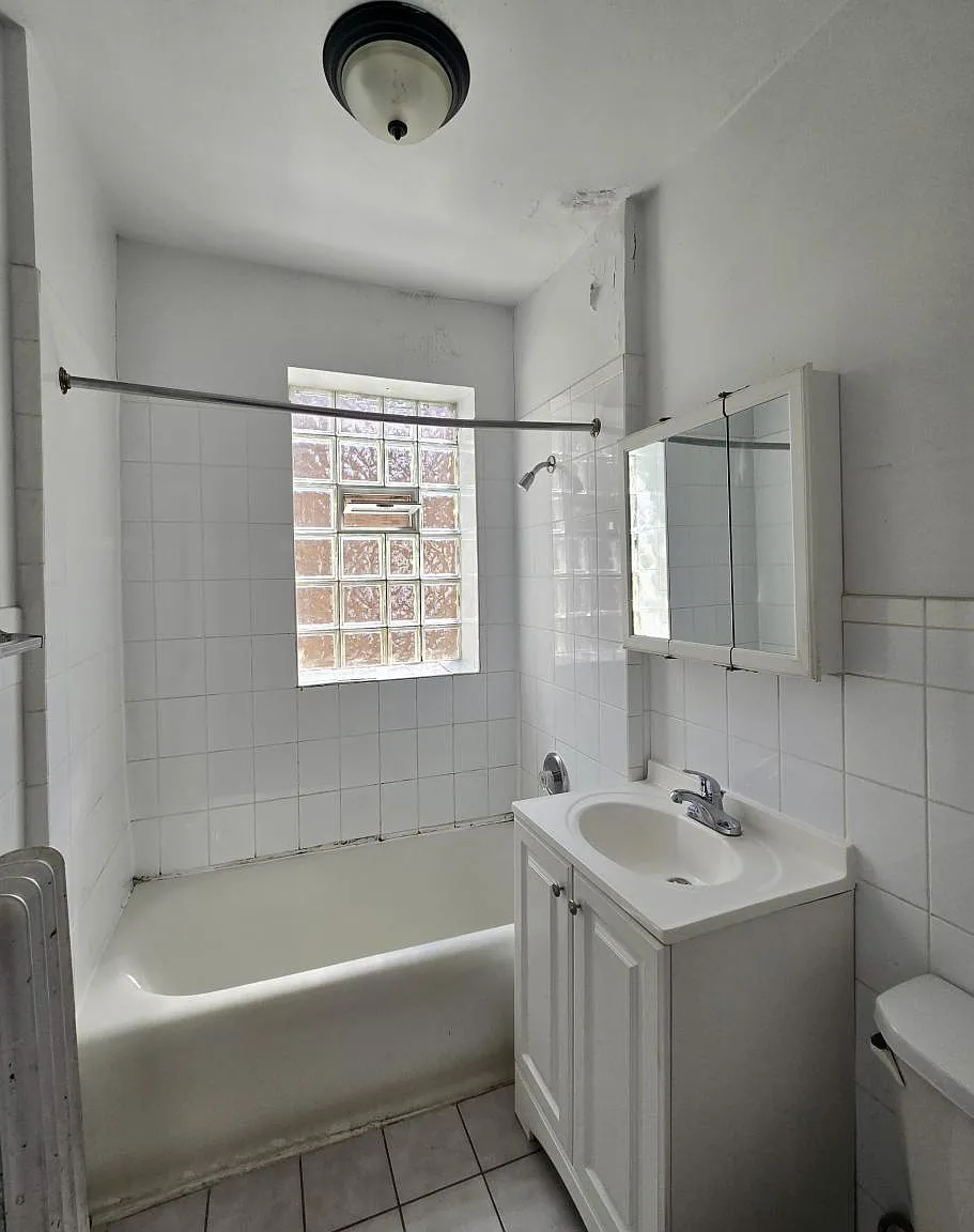 5030 N Springfield Ave — Photo 4