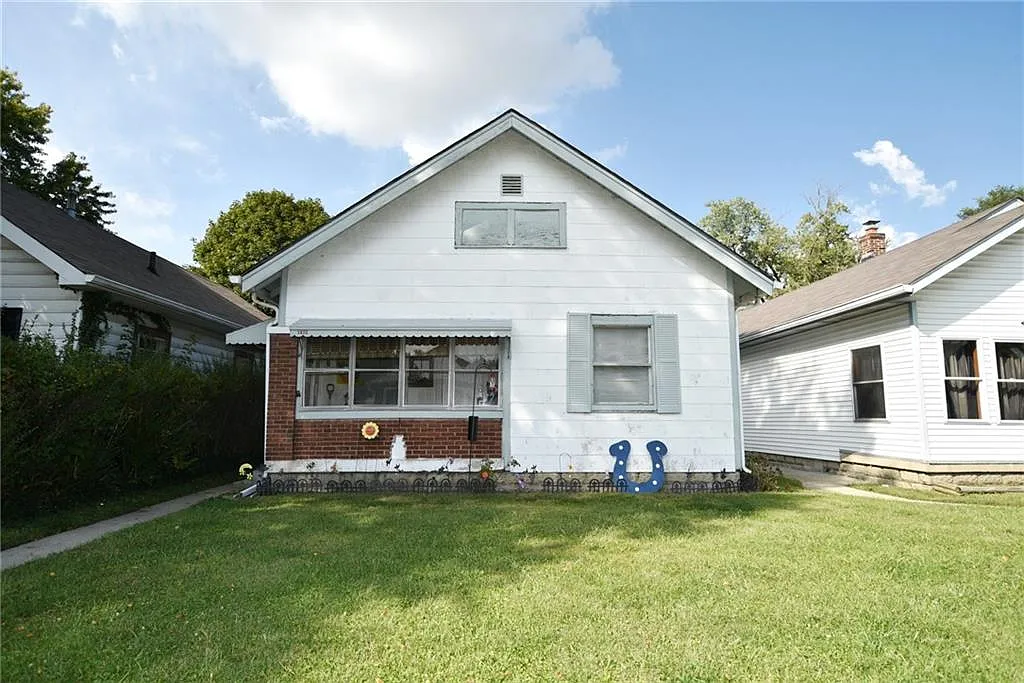 1410 Finley Ave photo 1