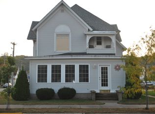 130 S River Park Dr, Guttenberg, IA 52052