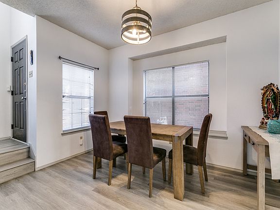 4th image of 113 Summer Place Dr