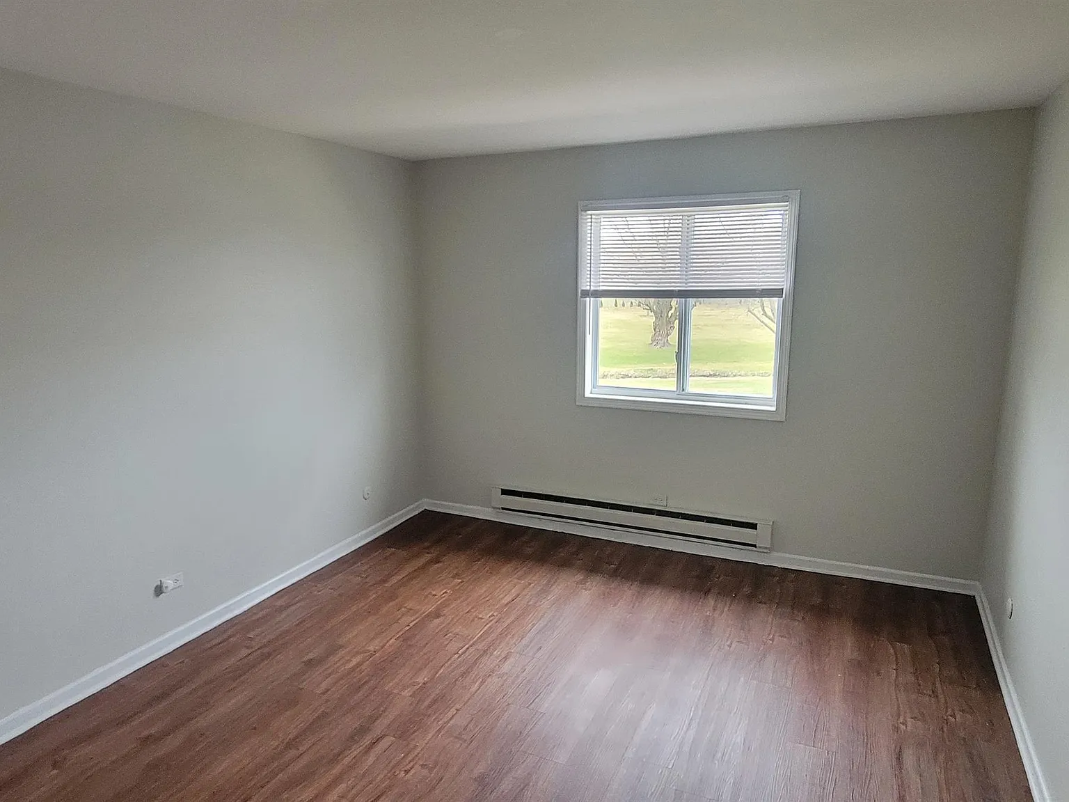 1029 Shagbark Court — Photo 3