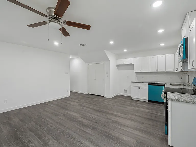 7413 Shotwell St #B — Photo 4