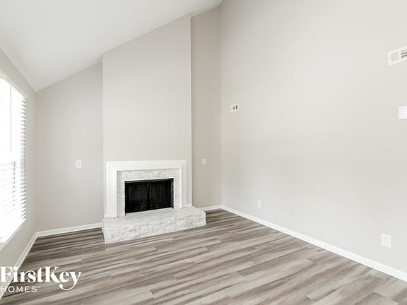5th image of 11401-5 Cedar Ln