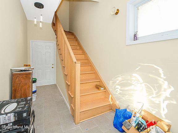 3rd image of 413 Cary Ave APT 2