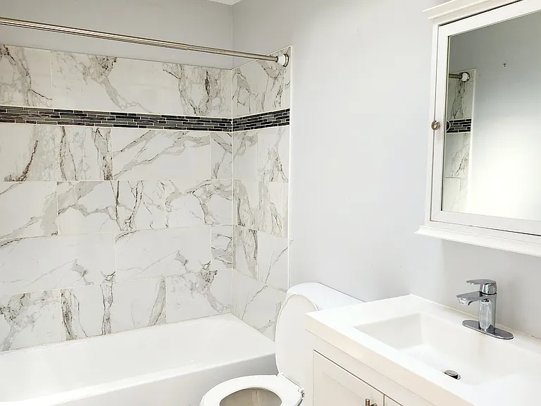 5316 Glenloch St — Photo 2
