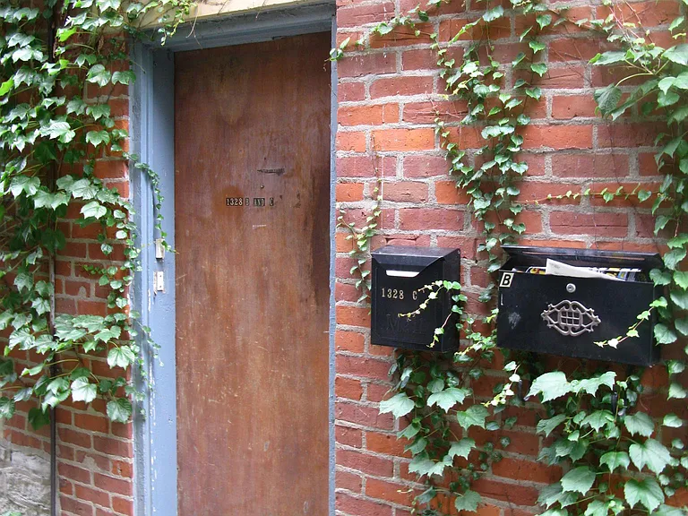 1328 Hunter Ave #C — Photo 2
