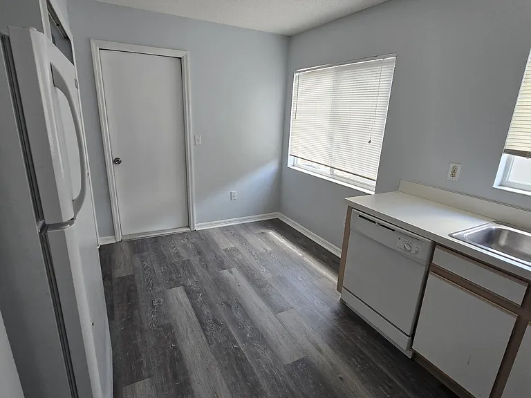 3126 Pine Top Dr — Photo 5