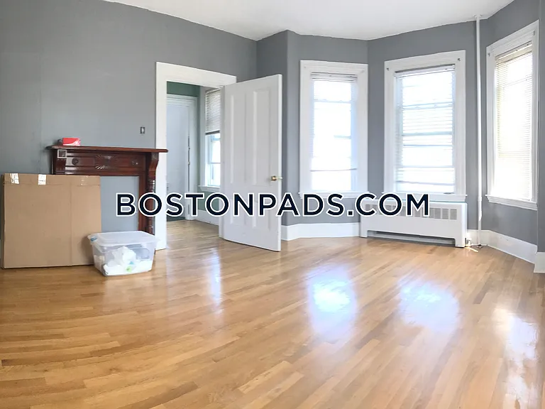 22-24 Everett Sq — Photo 5