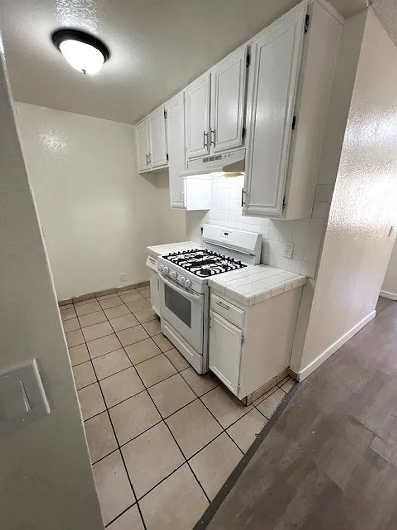 2 bed, 2.0 bath, $2,075 — Photo 3