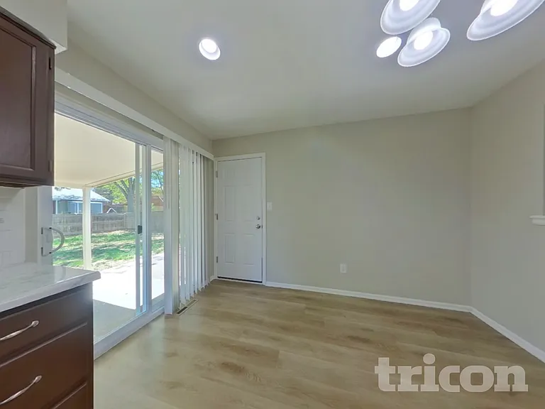 348 S 29th Ave — Photo 5