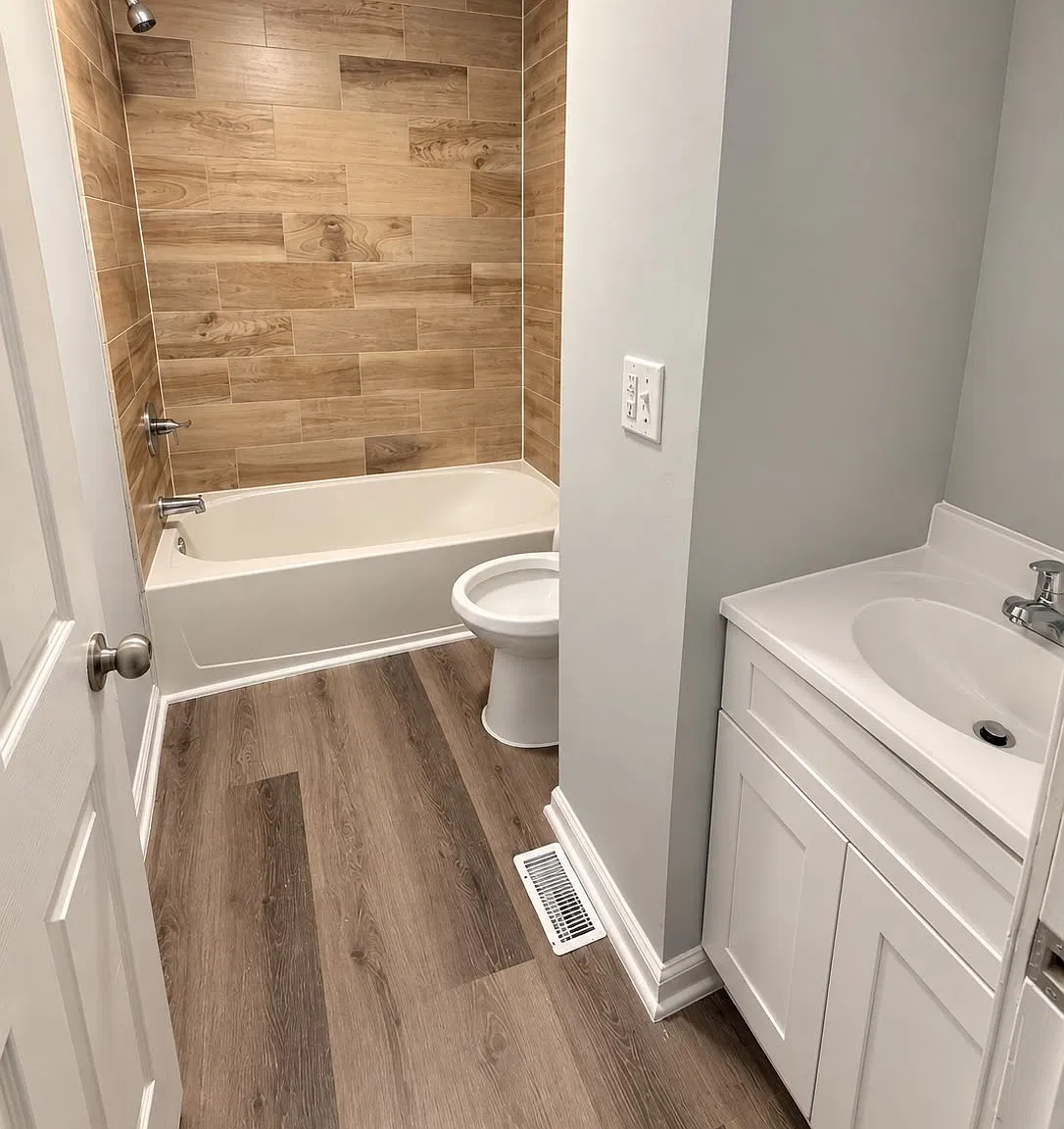 168 Godwin Ave — Photo 4