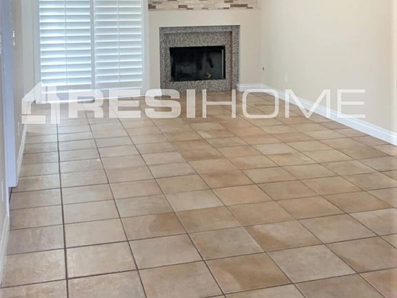 3rd image of 3037 Cloverbrook St