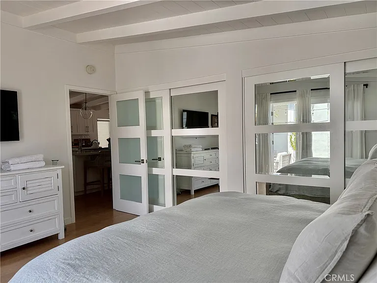 234 La Brea St — Photo 27